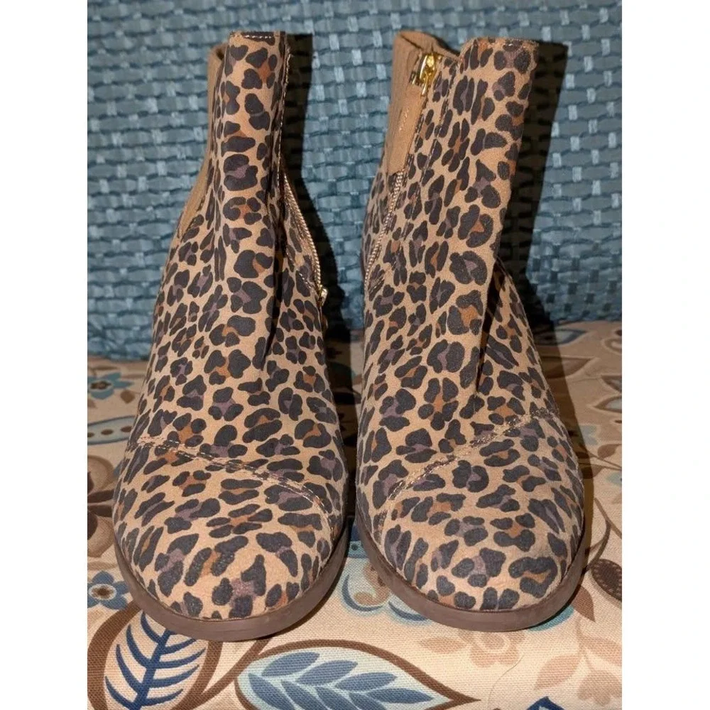 TOMS Leopard Print Wedge Ankle Booties Size 9.5 Women's Animal Print Zip Boots